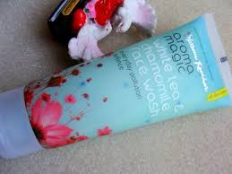 Aroma Magic White Tea & Chamomile Face Wash (100ml) - Niram