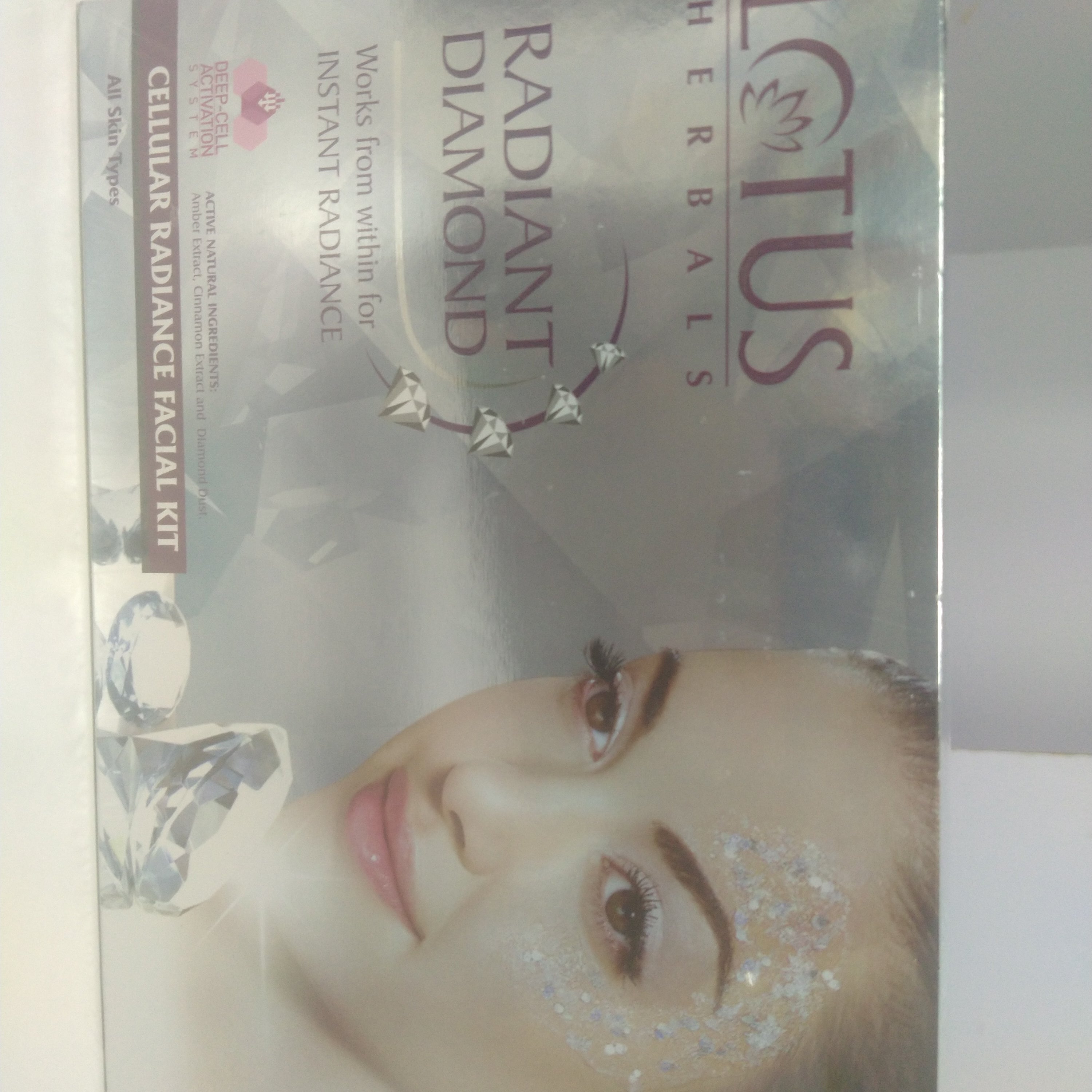 Lotus Herbals RADIANT DIAMOND Cellular Radiance Facial Kit Pack-of-4 (37gm)