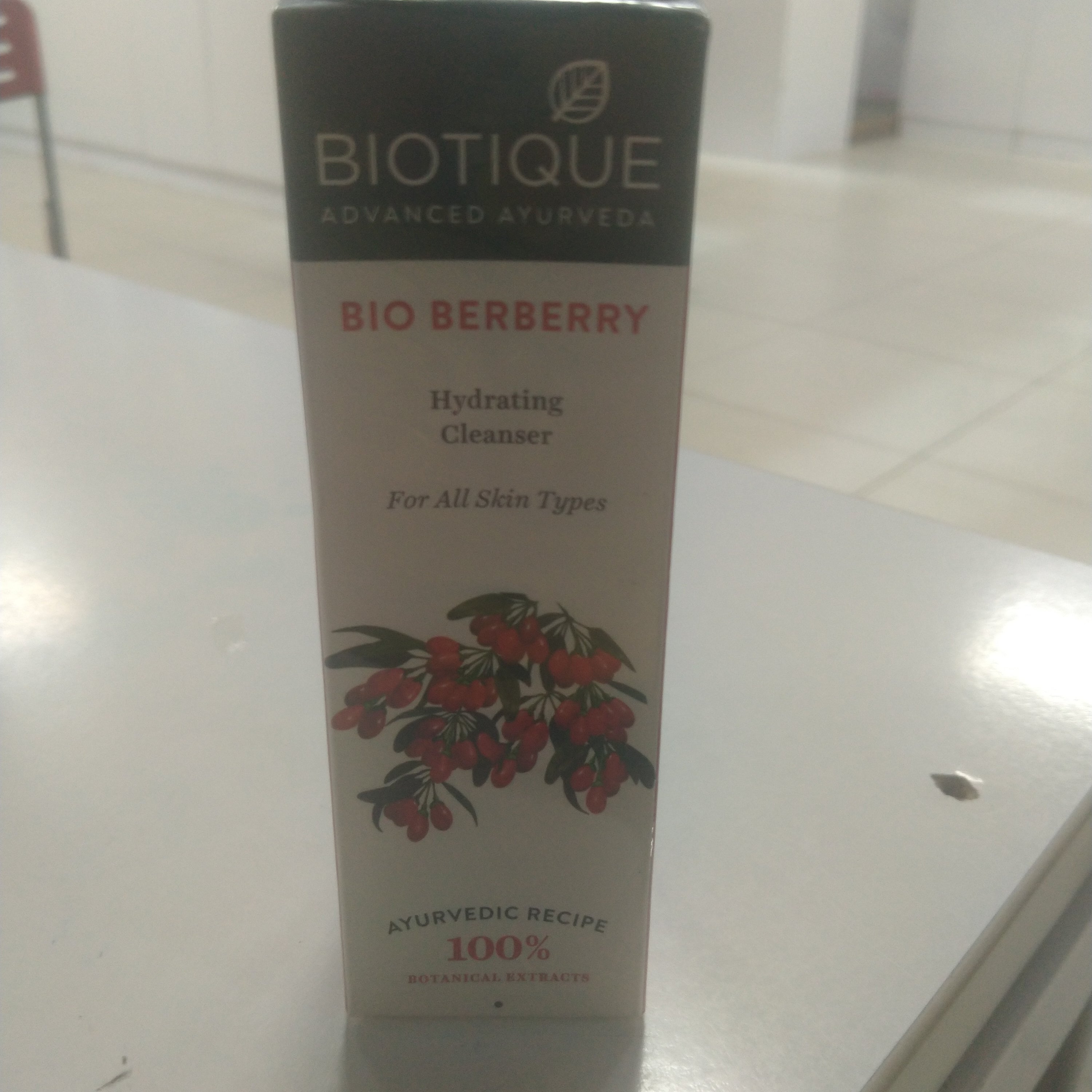 Biotique bio berberry hydrating cleanser 120ml